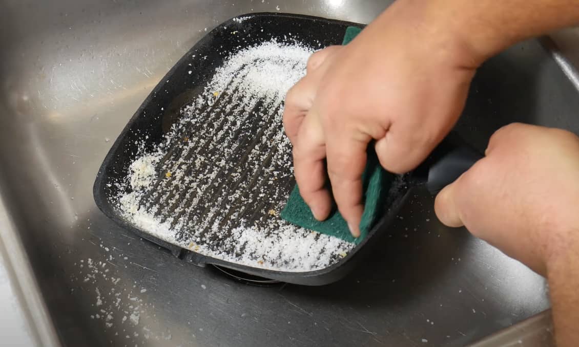 How to Clean A Cast Iron Grill Pan
