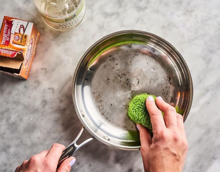 best way to clean stainless steel pan
