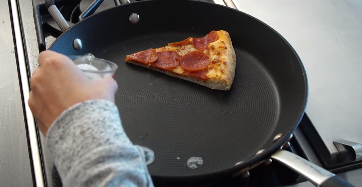 how to heat up pizza