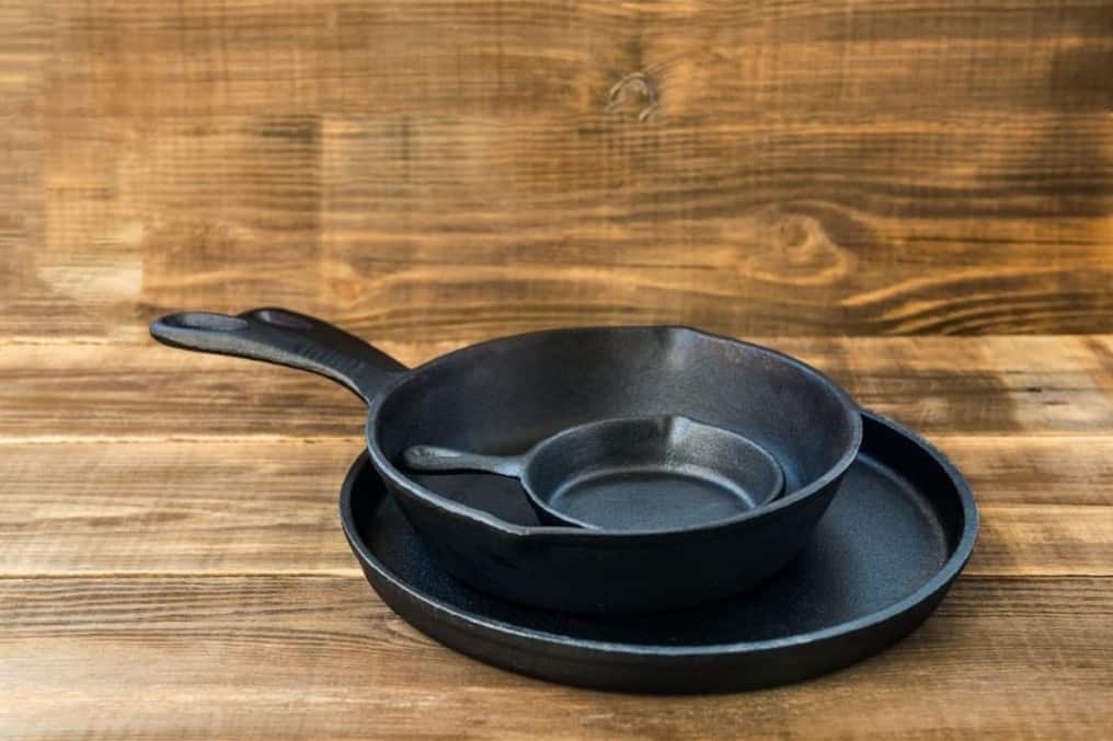 difference between skillet and frying pan