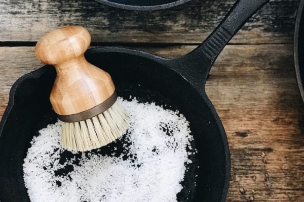 Tips and Tricks to Remove Black Residue off Cast Iron Skillet