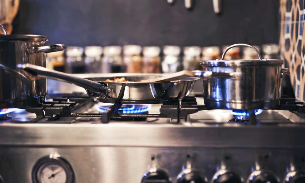can you use induction pans on a gas stove