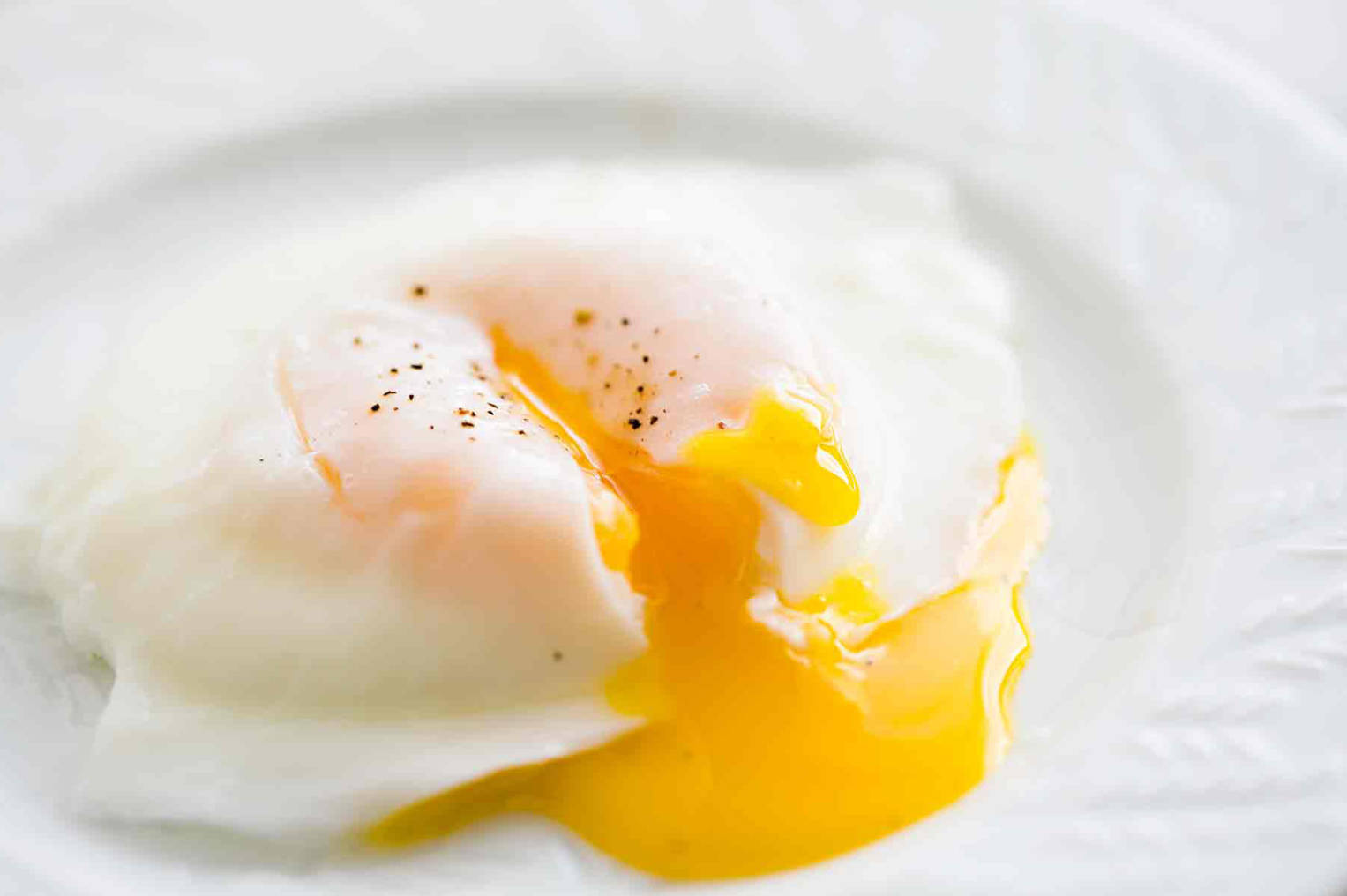 how to keep eggs from sticking to the pan