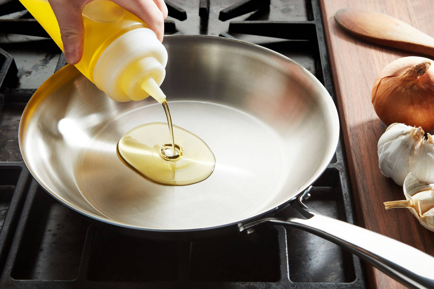 how to make eggs not stick to the pan